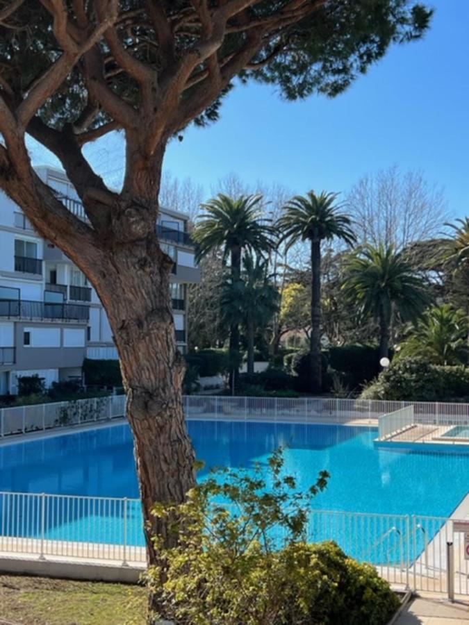 35M With Pool For Couple In Saint Tropez Apartment Exterior photo